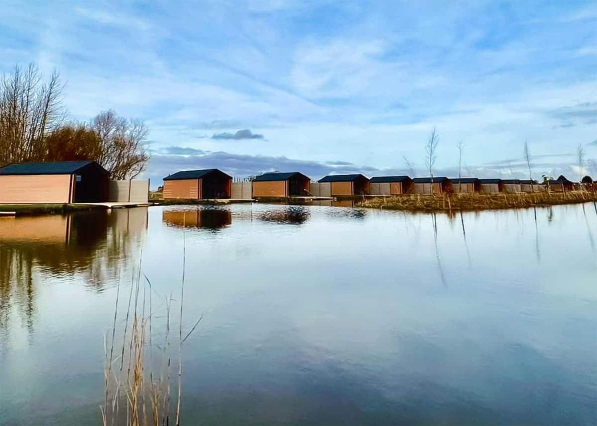Lakeside Fishing Retreats Old Leake Exterior foto